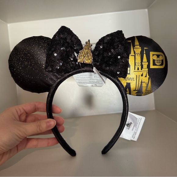 Disney Ears 2024 Disney World Black And Gold Cinderella Castle  Headband New - Picture 2 of 5
